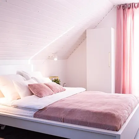 Holiday home Stylish Vacation With Ac - Stilusos Legkondicionalt Nyaralo