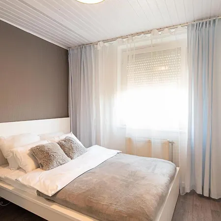 Holiday home Stylish Vacation With Ac - Stilusos Legkondicionalt Nyaralo