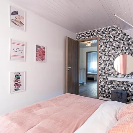 Holiday home Stylish Vacation With Ac - Stilusos Legkondicionalt Nyaralo Siofok